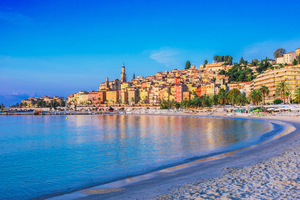 Menton en été : l’escale azuréenne qui regarde déjà vers l’Italie