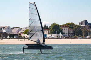 Le foil en dériveur : quand la voile légère prend son envol