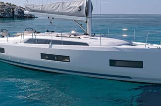 Oceanis 42 : BENETEAU renouvelle son croiseur de 40 pieds