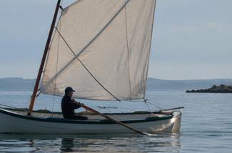 Découverte de la voile-aviron : une discipline où l'on navigue autrement