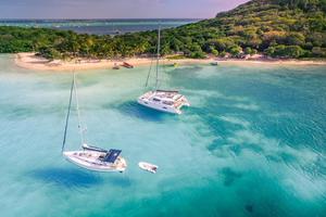 Catamaran ou monocoque : quel bateau choisir pour un tour du monde en famille ?