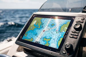 Brouillage, spoofing, fausses positions : comment naviguer quand le GPS perd le nord