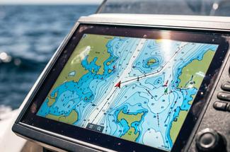 Brouillage, spoofing, fausses positions : comment naviguer quand le GPS ...