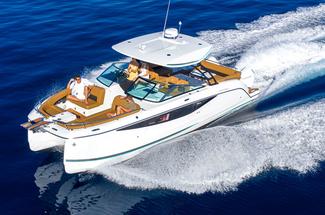 Jeanneau TH33 : deux coques pour réinventer le dayboat premium
