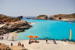 Malte : le Blue Lagoon toujours pris d’assaut malgré les quotas