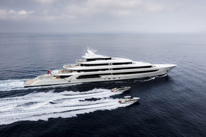 Le choc des giga-yachts : quand 100 mètres ne suffisent plus