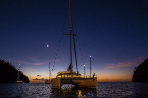 Première nuit à bord : les bons réflexes pour dormir sereinement sur un petit bateau
