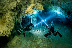 Plongée en grotte : pourquoi cette discipline reste la plus exigeante de toutes