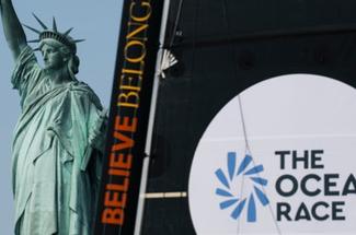 La flotte de six IMOCA fait ses adieux à New York et met le cap sur le d...
