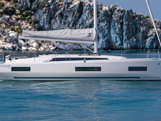 Beneteau renforce son offre voile avec deux...