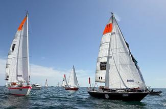 Golden Globe Race 2026 : à peine partis, les 16 marins entrent déjà dans...