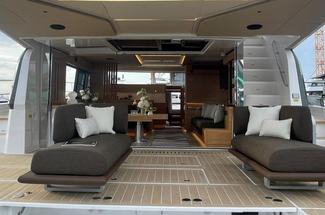 YOT 53 : Catana Group change d’échelle avec son premier catamaran à mote...