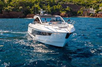 Fairline Targa 58 GTO : le nouveau grand sports-cruiser britannique joue...