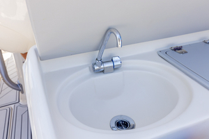 Eau douce à bord : comment la garder potable ?
