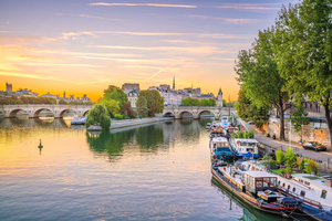 Naviguer sur la Seine à Paris en 2026 : les règles à connaître avant la traversée