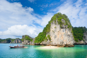 Cát Bà et la baie de Lan Ha en octobre : entre jungle tropicale et pitons calcaires du Vietnam