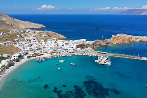 Folegandros en octobre : la Cyclade sauvage qui retrouve son calme après l’été