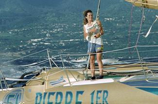 Florence Arthaud : comment la « petite fiancée de l’Atlantique » est ent...