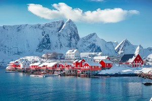 Top 7 des destinations où voir la neige et la mer le même jour
