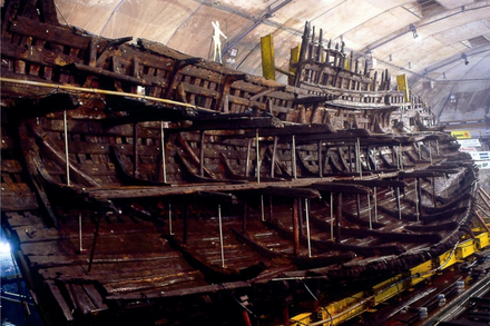 Restes de la coque de la Mary Rose. 