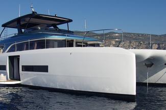 Essai Lagoon Eighty 3 : le pari audacieux d’un catamaran de luxe taillé ...