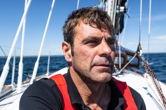 Golden Globe Race : Damien Guillou affronte ses premières dépressions au...