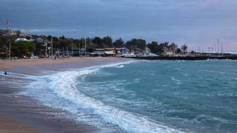2ème plage sécurisée contre les requins à la Réunion