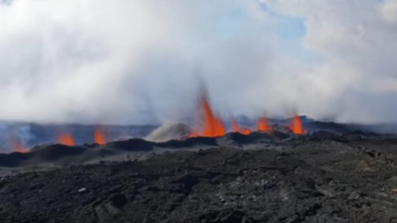 Le Piton de la Fournaise en éruption