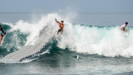 The Dock à Bali : plus besoin de ramer pour surfer !