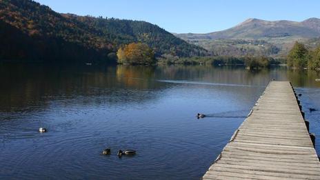 Les lacs Pavin et Chambon : du mystère à la détente
