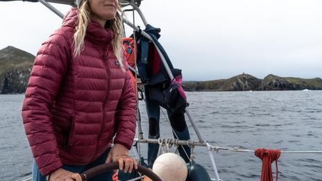 Lighthouse for good : l'association Maewan s'associe à la kiteuse Fabienne d'Ortoli pour une expédition finistérienne