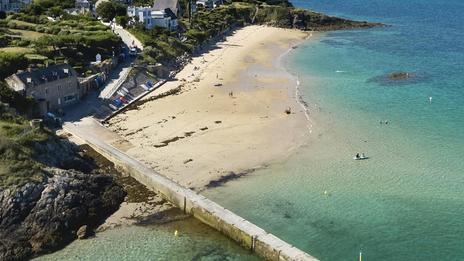  En baie de Lancieux, la mer monte et reprend en partie ses droits