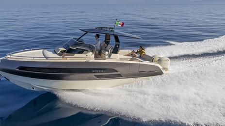 Le GT320S d'Invictus est prêt pour sa première mondiale au Yachting de Cannes