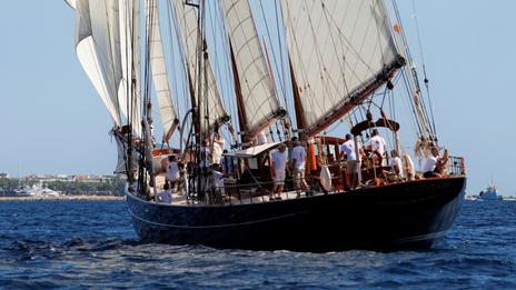 Régates Royales de Cannes : les mythiques Shenandoah of Sark et le 12 M JI France du Baron Bich