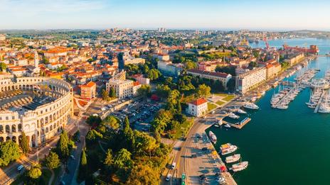 Pula, incontournable station balnéaire et coeur historique de l'Istrie en Croatie