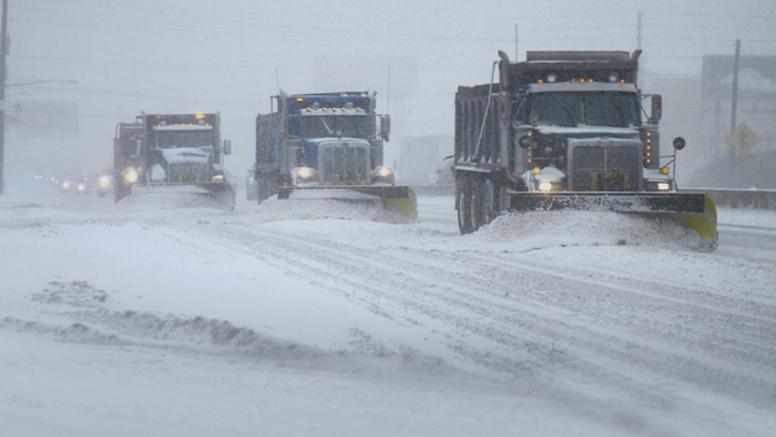 Etats-Unis : une bombe météorologique provoque le plus fort blizzard depuis 40 ans