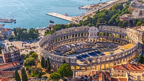 Guide nautique en Croatie : escale à Pula, une des plus belles villes de Croatie