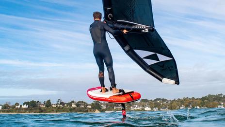 Wingfoil : la glisse qui a le vent en poupe
