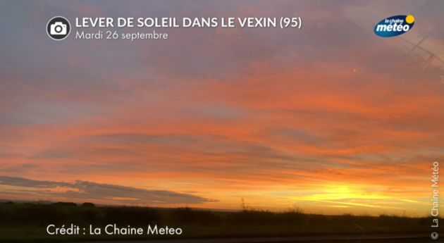 Lever de soleil rougeoyant dans le Vexin (95) Actualités France
