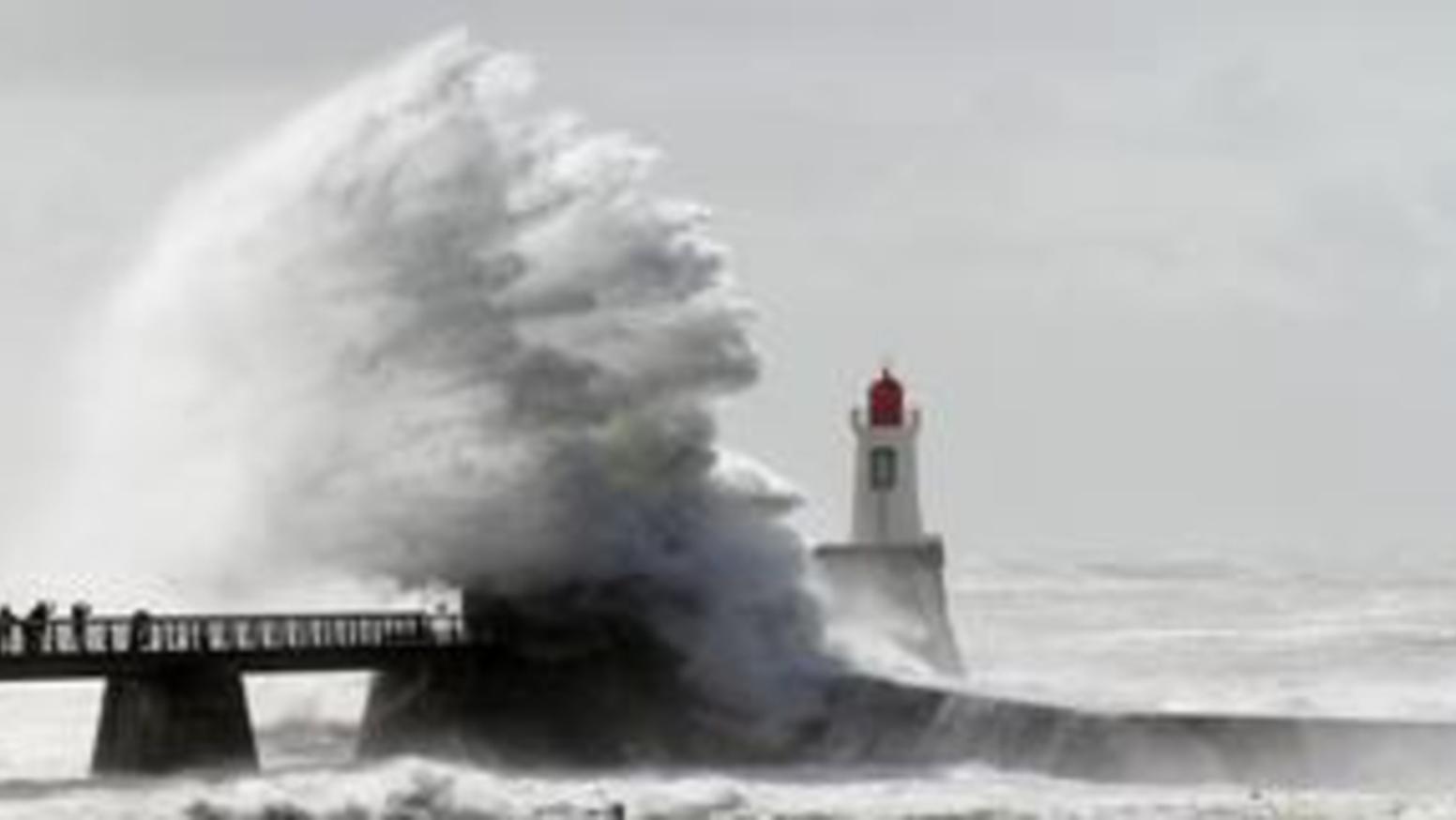 Actualité Météo : Tempête Ciaran : une bombe météorologique sur le nord dès  mercredi - METEO CONSULT - Prévisions METEO DETAILLEES à 15 jours - METEO  CONSULT