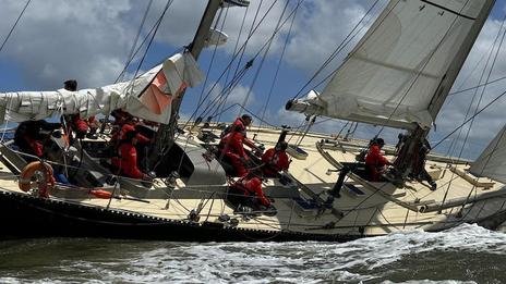 Départ spectaculaire pour l'étape 4 de la McIntyre Ocean Race à Punta del Este