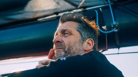 Le navigateur Eric Bellion renoue avec le solitaire