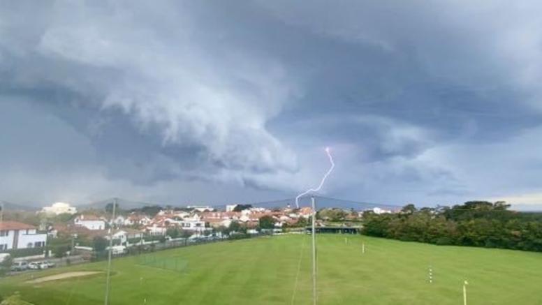 Orages, grêle, épisode cévenol, vent, pluie record et inondation à Lyon : bilan d'un week-end très agité