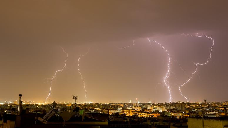 Suivi des orages en direct : violent orage à Chateaudun, rafales à 101 km/heure