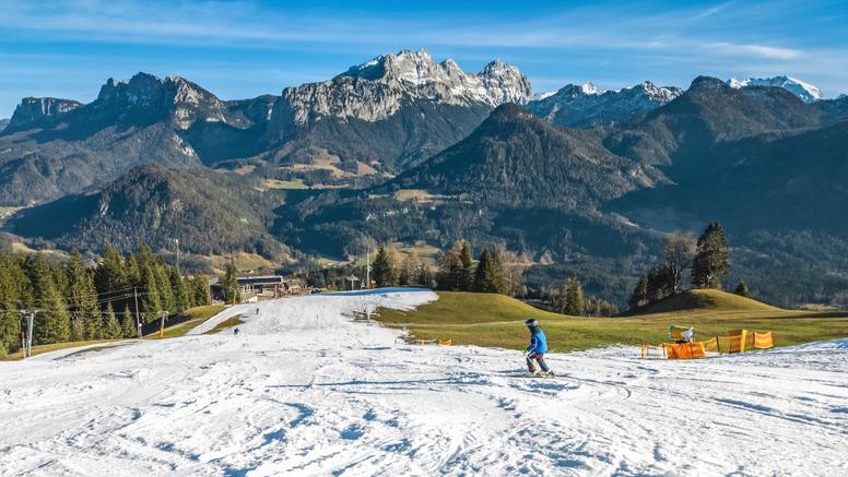 Face aux ravages du changement climatique, le ski mondial cherche une réponse côté science et ONU
