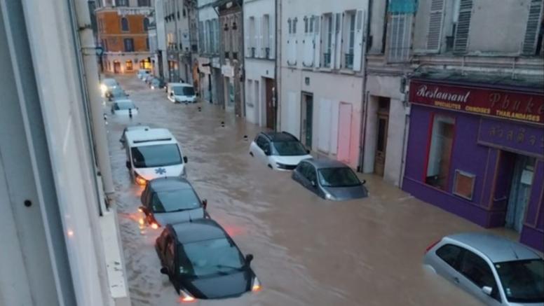 Bilan du passage de Kirk : 113 km/h de vent à Lyon, plus d'un mois de pluie à Paris, crues et inondations