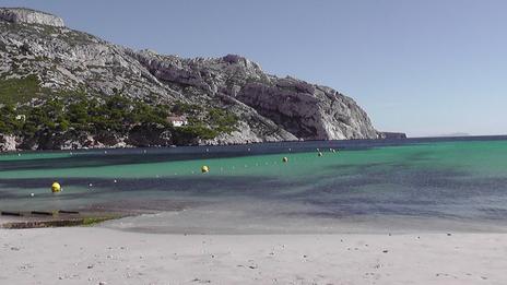 Un mois et demi de blocage dans la Calanque de Sormiou : le casse-tête du voilier "Betty Belle"