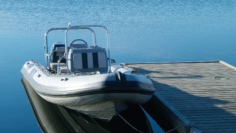 Acheter un semi-rigide : pourquoi passer par un professionnel ?