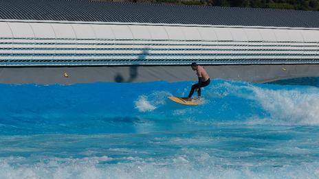 Comment les vagues artificielles transforment le surf