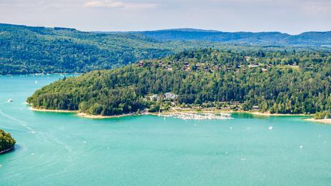 Lac de Vouglans : guide complet pour découvrir ce trésor caché du Jura
